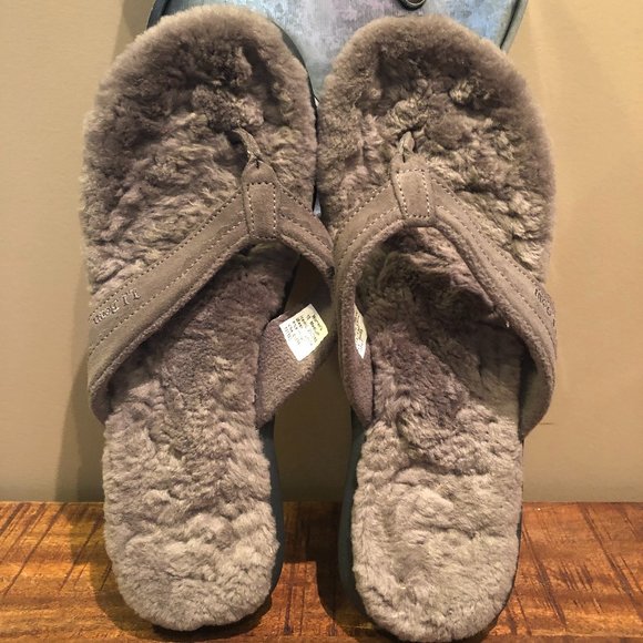 LL Bean Sherpa Flip Flops - Picture 2 of 10
